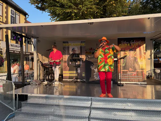 Bühne Hauptplatz-Mitte mit Silvio Gabriel und Marc Andrae | Foto: Almer