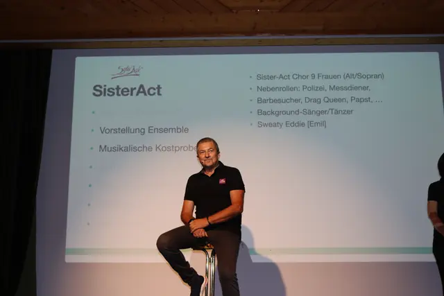 Emil Zangerl bei seiner Gesangseinlage.  | Foto: Elisabeth Zangerl