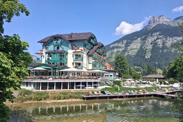  4 Sterne Superior Hotel SEEVILLA in bester Lage.