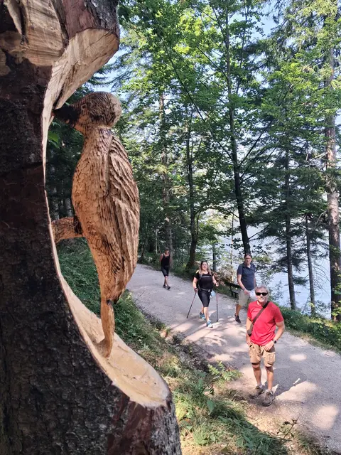 Schnitzkunst die einem zum staunen bringt.