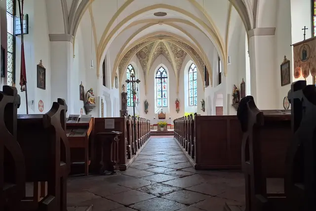 zum Abschluss noch ein Besuch in der
Pfarrkirche St. Ägid zu Altaussee um
DANKE zu sagen.🙏
....auch an EUCH für`s mitwandern.🤗
