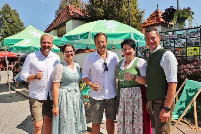 Alfred Brettenthaler (re) mit NAbg. Markus Leinfellner, Stiwolls Vzbgm. Karin Fasching, LR Karlheinz Kornhäusl und Geistthal-Södingbergs Bgm. Klaudia Stroißnig. | Foto: Edith Ertl