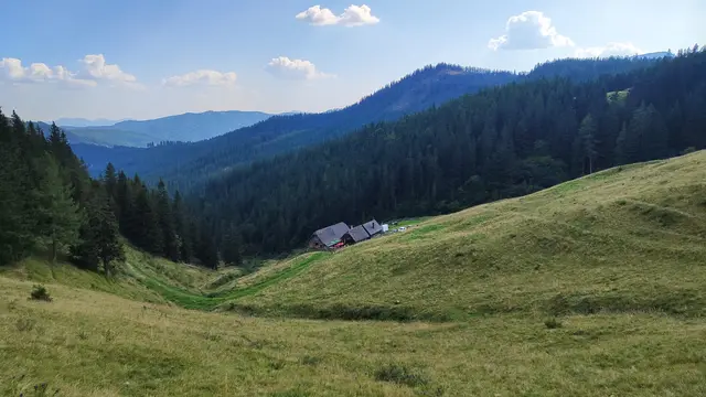So schön ist die Schalleralm am Almboden eingebettet... | Foto: I.Wozonig