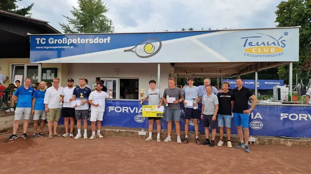 Gesamtsieger: Klaus Friedrich, Philip Wurglits, Lukas Faulhammer,  Jakob Kropf, Oliver Devecseri, Dominik Horvath, Bernhard Schneider, Raphael Horvath, Tobias Weninger, Josef Weninger, Thomas Schendl, Nico Pomper, Gert Karlovits | Foto: TC Großpetersdorf