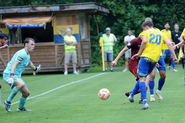 Die Entscheidung in Silz: Sandro Waibl (Nr. 20) versenkt den Ball an Kematen-Goalie Simon Berger vorbei zum 1:0. | Foto: sportszene.tirol