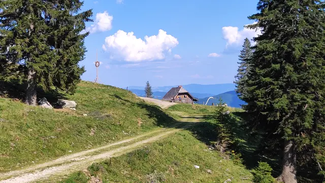 Wir sehen schon die Ochsenhalterhütte... | Foto: I.Wozonig 