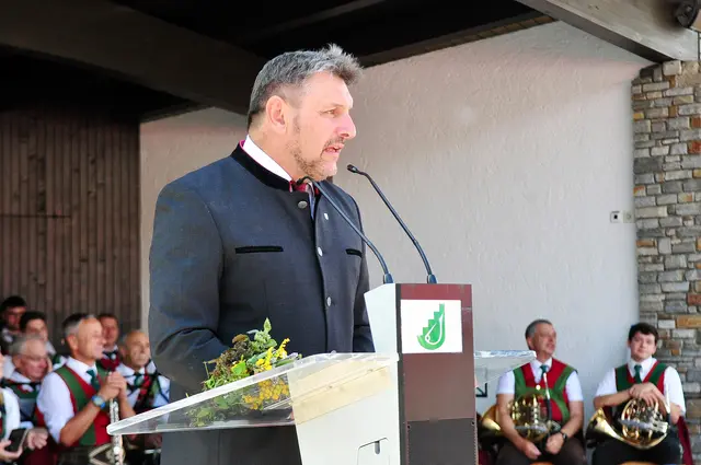 Bürgermeister Markus Haid brachte seinen Stolz über Fülle von Leistungsträgern in seiner Gemeinde zum Ausdruck. | Foto: Hassl