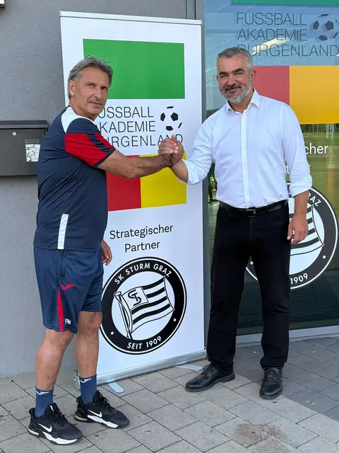 Der neue Talente-Coach Mario Posch und Sportlandesrat Heinrich Dorner. | Foto: Büro LR Dorner
