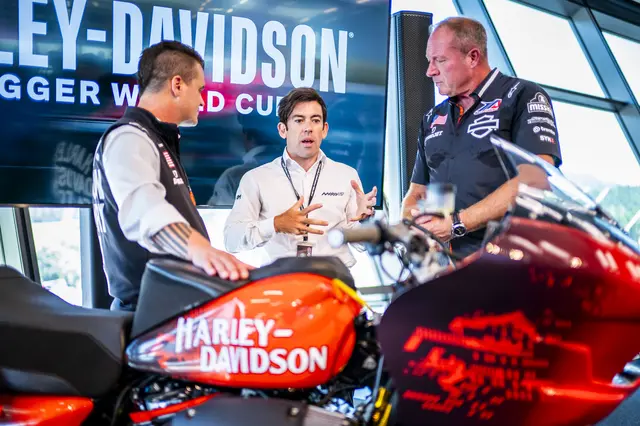 Jeff Schuessler, Carlos Ezpeleta und Kolja Rebstock stellten die neue Serie vor. | Foto: RB/Jurtin