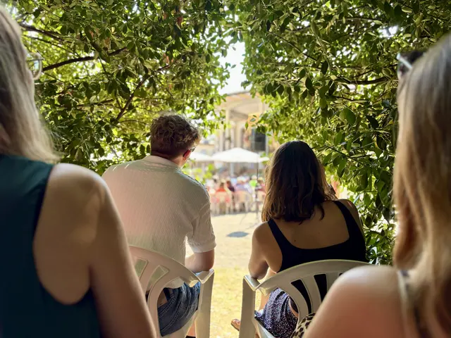 Die Fatimakapelle in Trössing bei Gnas ist ein bedeutender Wallfahrtsort. Zu Mariä Himmelfahrt kam Bischof Wilhelm Krautwaschl, um den neuen Glockenturm einzuweihen. | Foto: Gerda Sammer-Schmidt
