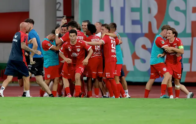 Die KSV-Fußballer jubeln über den 3:1-Heimsieg gegen Austria Lustenau | Foto: GEPA pictures/Hans Oberländer