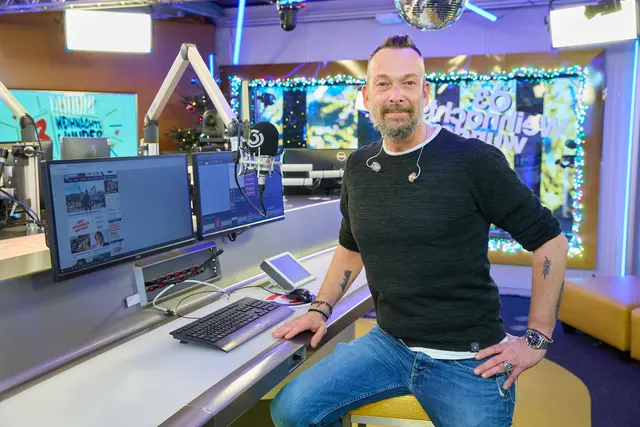 Robert Kratky gab bereits sein Ende als Ö3-Moderator bis Ende 2026 bekannt. Jetzt geht er früher als gedacht.  | Foto: Starpix / picturedesk.com