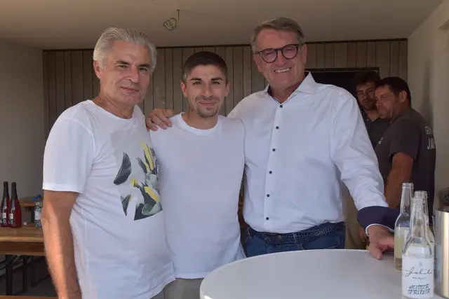 Einzugsfeier: Günter und Lukas Valika, Alfred Kollar | Foto: Michael Strini