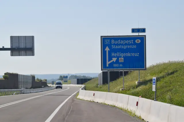 Fertiggestellt sind auf dem S7-Ostabschnitt Fahrbahn, Markierungen, Beschilderungen, Sicherheitssysteme, Lärmschutzwände und alles andere Notwendige. | Foto: Martin Wurglits