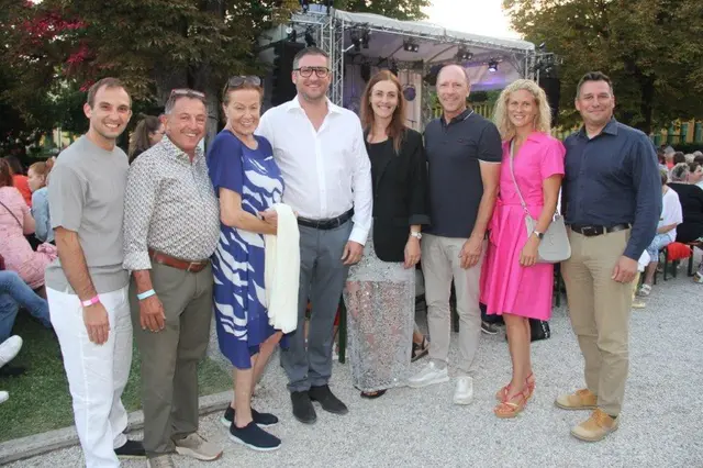 Vize Sebastian Goldfuss (Bad Fischau), Puchbergs Bürgermeister Chrisitan Dungl, GGR BF Brigitte Zottl, Fischaus Bürgermeister Stefan Zimper, Kerstin Zimper, Weikersdorfs Bürgermeister Manfred Rottensteiner, Musikschul-Leitung Daniela Wanzenböck, Amtsleiter Alex Spannbauer. | Foto: treilaf