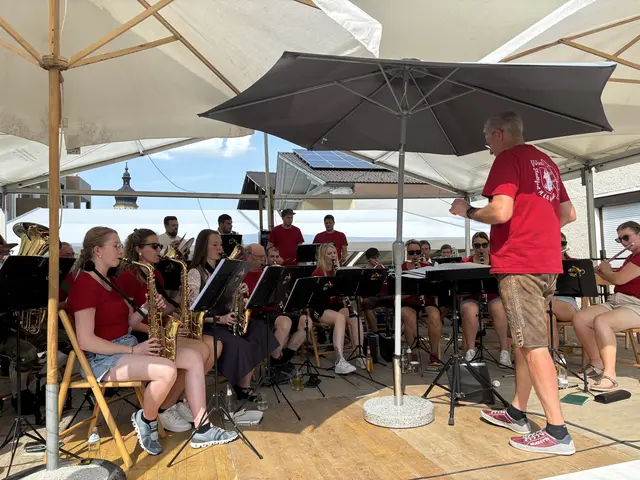 Die Stadtmusikkapelle Vils machte ordentlich Stimmung.