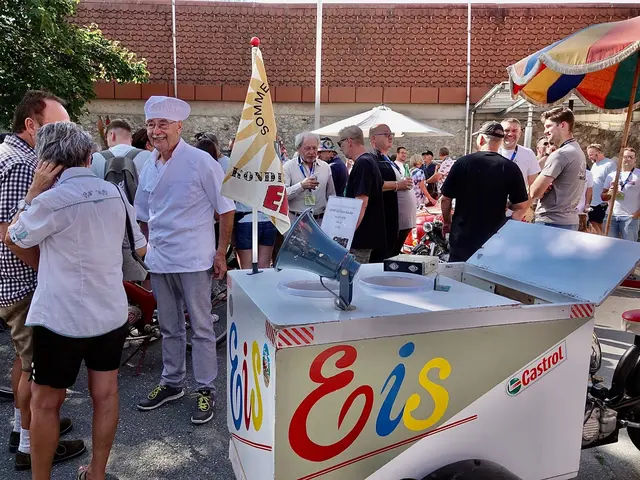 Roland Kocher mit seiner Eisverkäufer-HMW.
