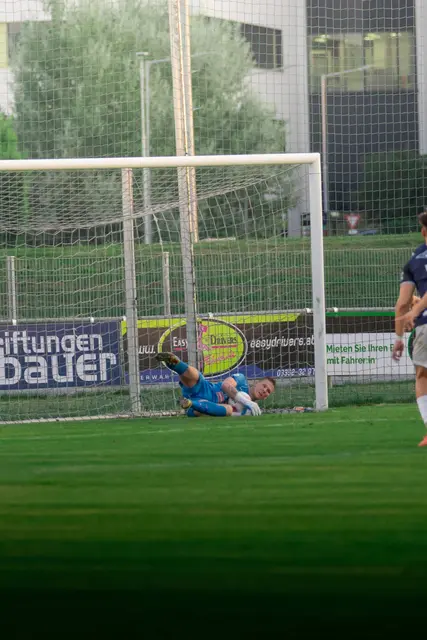 Oberwart-Goalie Radislav Tanashchuk parierte in der 7. Minute einen Elfmeter. | Foto: SV Oberwart/RHORNMEDIA