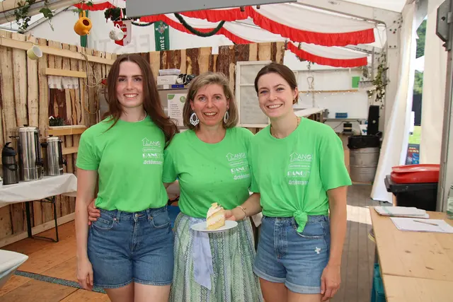 Mehlspeisen: Anna-Maria Vitzthum, Martina Hauser und Cornelia Meislinger.