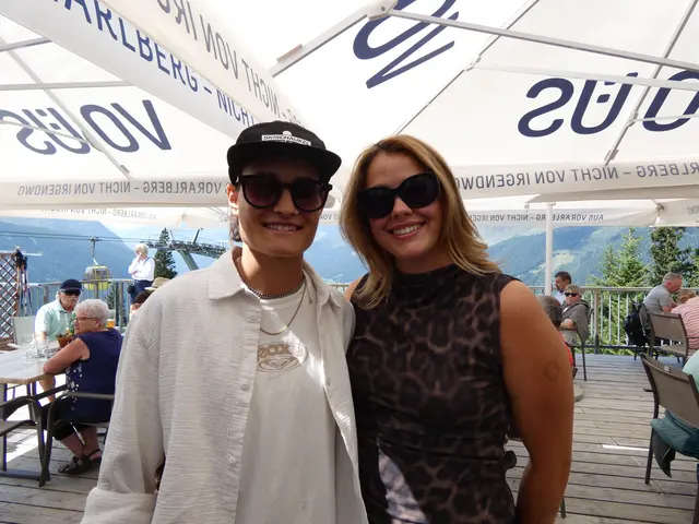 Lara Wolf mit Ehefrau Tabitha. 