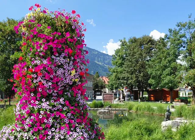 Blumenschmuck im Ort  | Foto: H.Bachinger