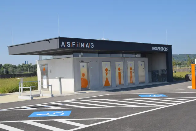 Der neue Parkplatz Mogersdorf liegt südlich der Haupttrasse und dient als Rastplatz für Reisende und Lkw-Chauffeure. | Foto: Martin Wurglits