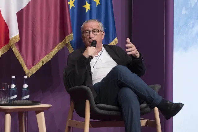 EU-Kommissionspräsident a.D. Juncker: „Die Europäische Union kann im globalen Wettstreit selbstbewusst auftreten, muss sich dafür aber auf seine Werte besinnen: Mehr als Geld, Macht und Einfluss zählt die Überzeugung, gemeinsam mehr zu erreichen als alleine.“ | Foto: © Land Tirol/Sedlak