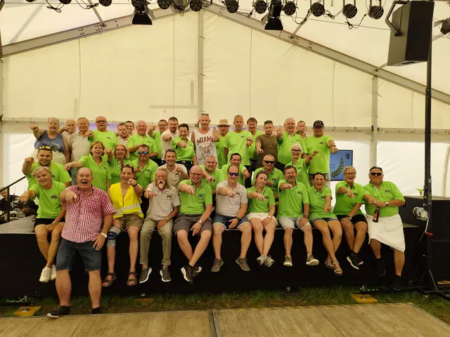 Über interessante Fahrzeuge, zahlreiche Gäste und ausgelassene Stimmung trotz hochsommerlicher Temperaturen duften sich die "Trausdorfer Dieselbrüder" freuen. | Foto: Eva Lacher-Dörfler