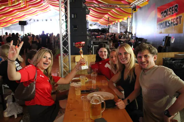 Das Weinzelt war am Samstag, den 16. August, gut besucht. 