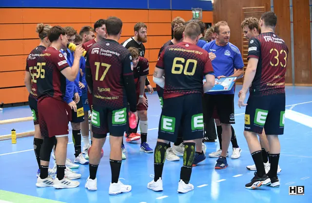 Das Team der Sportunion Leoben bei einem Timeout. | Foto: Bernd Haider