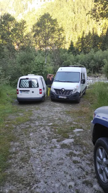 beliebte Stellplätze entlang der Bäche, auch im Schutzgebiet | Foto: TBW Est. Stubai