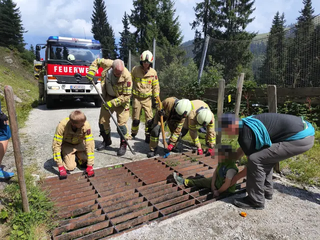 Der 5-Jährige der Familie ahnte nichts Böses, als sie den Wanderweg nahe der "Hühneralm" antraten. | Foto: Zoom-tirol