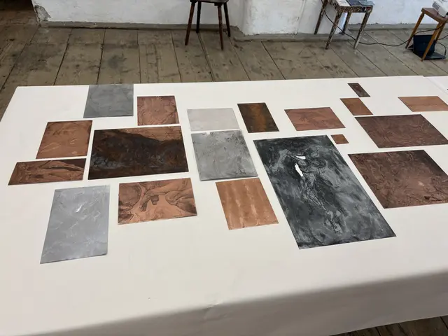 Werke aus der Druck-Klasse. | Foto: Schrofner