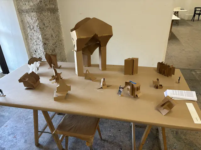 Furen Dai, eine Künstlerin aus China, gestaltete diese Skulptur. | Foto: Schrofner