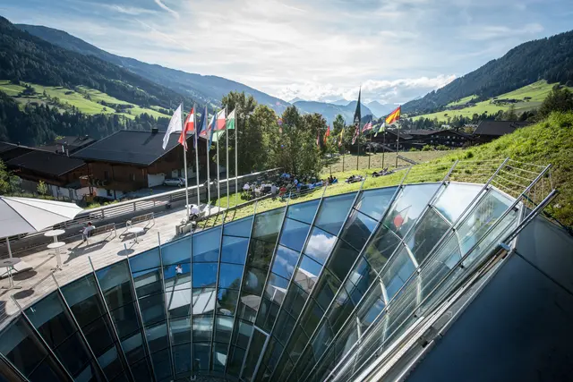 Am Sonntag, den 17. August, wurde das European Forum Alpbach (EFA) 2025 offiziell eröffnet. | Foto: Alpbachtal Tourismus