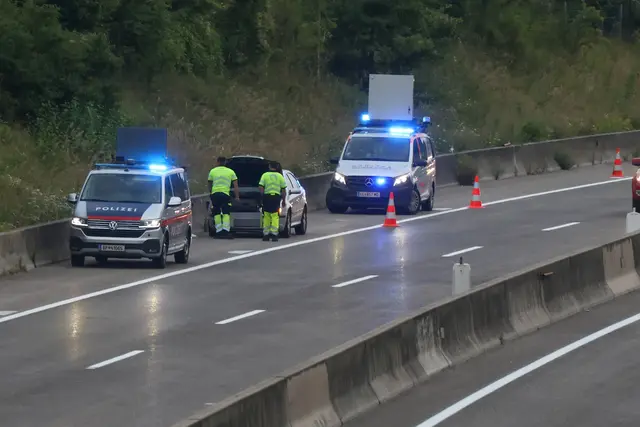 Vor Ort stellte sich heraus, dass es sich nicht um einen Brand, sondern um einen Defekt handelte. | Foto: laumat.at/Matthias Lauber