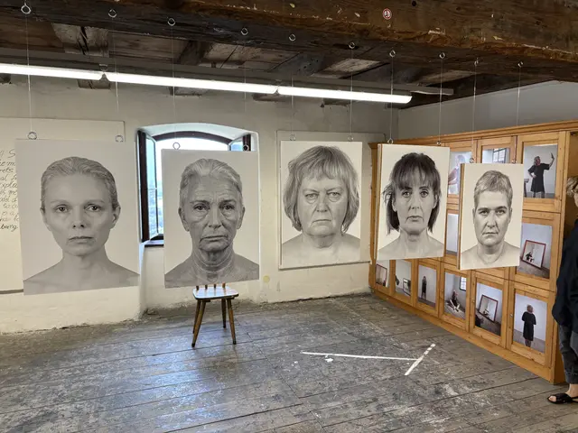 Sehr divers war die Fotografie-Klasse von Sarker Protick, einem Künstler aus Bangladesch, der heuer zum zweiten Mal einen Kurs leitet. Bei ihm spielte das Storytelling eine Rolle, indem sich sein Kurs auf längere Fotografieprojekte und Serien konzentriert unter dem Titel „Pictures from Home“. | Foto: Schrofner