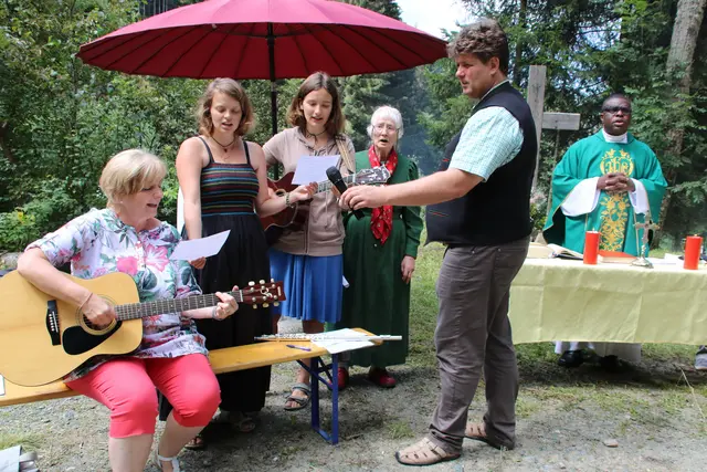 Uaraufführung Jesus lieber Jesus von Freunden aus Prag, vertont von Hans Orgis Autorin Rosalinde Tessmann