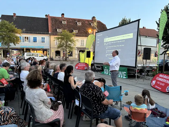 Bürgermeister Christoph Stark begrüße die Gäste. | Foto: MeinBezirk/Engelmann