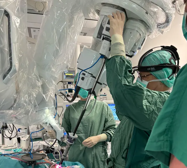 Das DaVinci-Roboter-System wird jetzt auch für HNO-Operationen in der Klinik Oberwart eingesetzt. | Foto: Gesundheit Burgenland