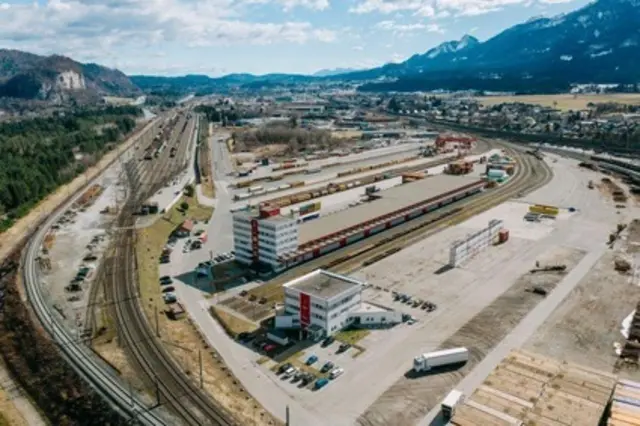 Der Terminal Villach Süd wird laufend modernisiert und weiterentwickelt. Er soll die Adriahäfen entlasten und damit einen Beitrag zum Umstieg von LKW auf Schiene leisten. | Foto: ÖBB/Martin Hofmann