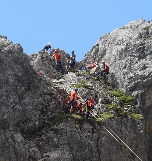 Spektakuläre Übung am Hochkönig. | Foto: Simon Pabinger