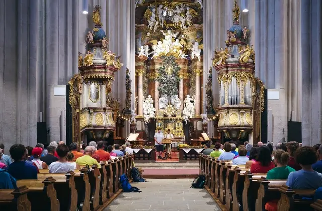 Dort fand eine feierliche Andacht statt, die den Abschluss eines langen und bewegenden Weges bildete. | Foto: Kopper und Litschauer
