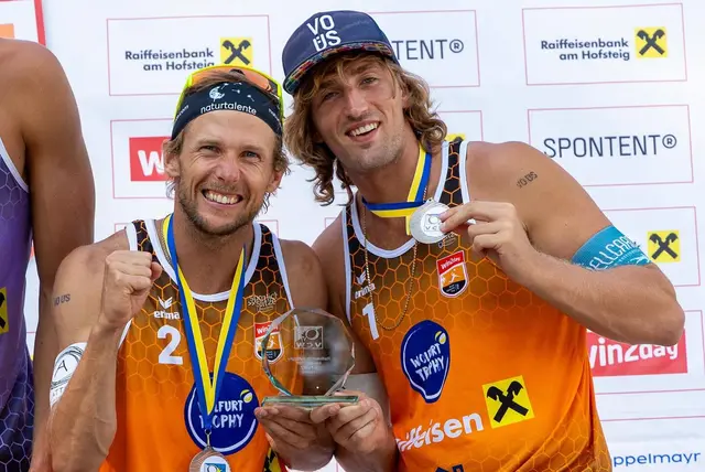 Florian Schnetzer (l.) und sein Partner Felix Friedl durften bei der Wolfurt Trophy in Vorarlberg über Platz drei jubeln. | Foto: Gert Nepel