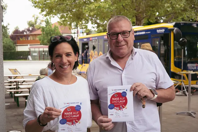 Vizebürgermeisterin Waltraud Halmer (SPÖ) und Bürgermeister Helmut Berger (SPÖ) rühren die Werbetrommel für den Rotenasen-Lauf in Pitten. | Foto: Santrucek