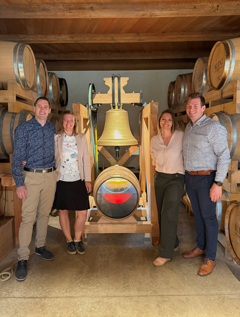 Die Kuenz Naturbrennerei in Dölsach freut sich über die weltweit erste Whisky-Glocke, die künftig im Fasslager der Brennerei zum Einsatz kommt. | Foto: Kuenz Naturbrennerei