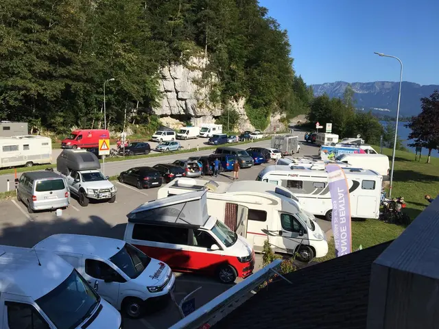 Zahlreiche Camper nutzen das "Gratis-Angebot" am Hallstättersee. | Foto: Gerhard Gschwendtner