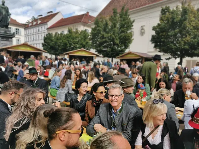 Zum geselligen Zusammensein erwartet die Besucherinnen und Besucher jede Menge Volkskultur. | Foto: Konstantinov