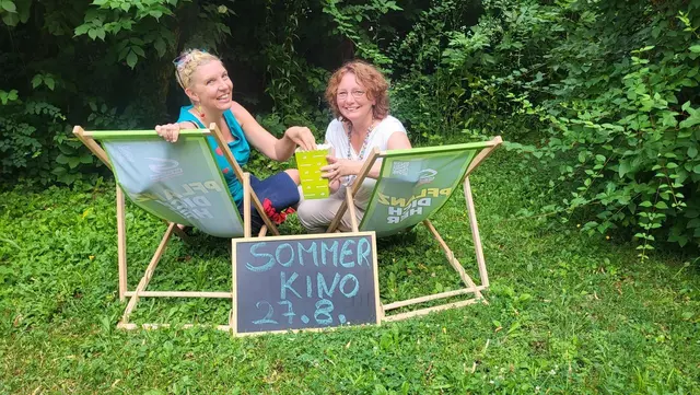 Katharina Fruhmann und Selina Prünster freuen sich auf das Sommerkino. | Foto: Grüne WRN