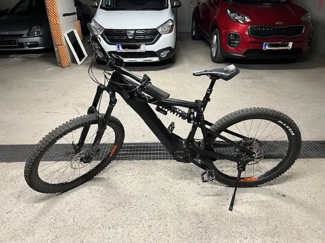 Die meisten der entwendeten Fahrräder konnten bereits den Geschädigten zurückgegeben werden. Zwei Fahrräder konnten noch keinen Besiztern zugeordnet werden, darunter dieses KTM E-Bike. | Foto: Landespolizeidirektion Tirol
